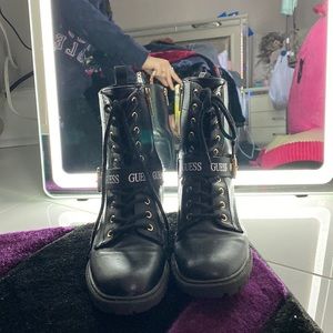 Black guess boots